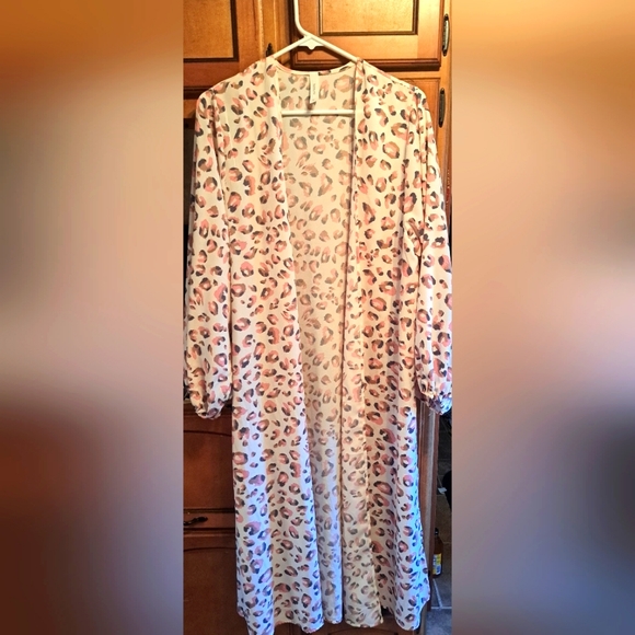 Ladies Beautiful Long HoneyMe Duster Ivory w/Pink Leopard Print Open Front MED - Picture 1 of 6